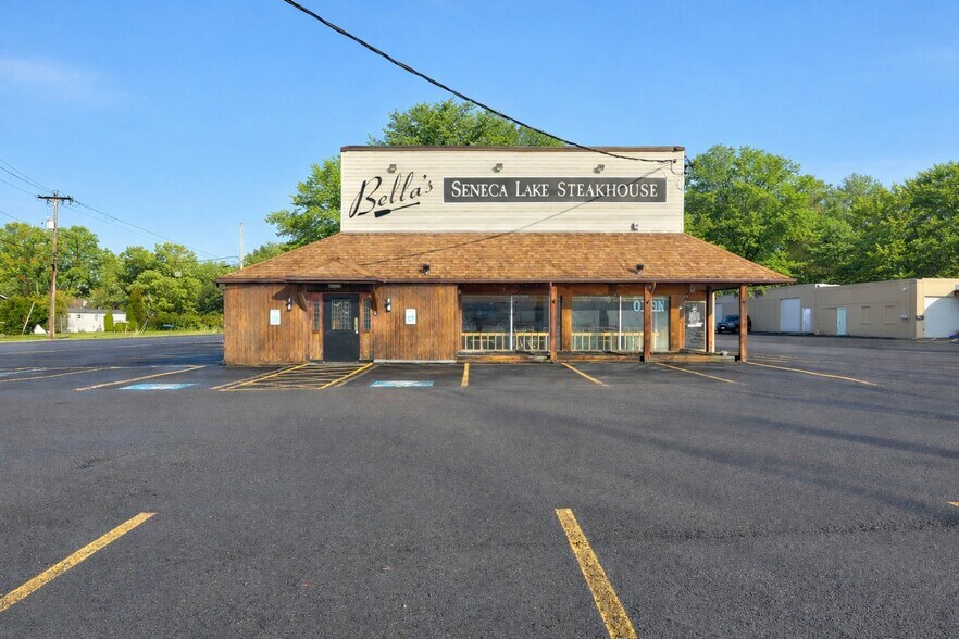 369 Waterloo Geneva Rd, Waterloo Town, NY à vendre - Photo principale - Image 1 de 38