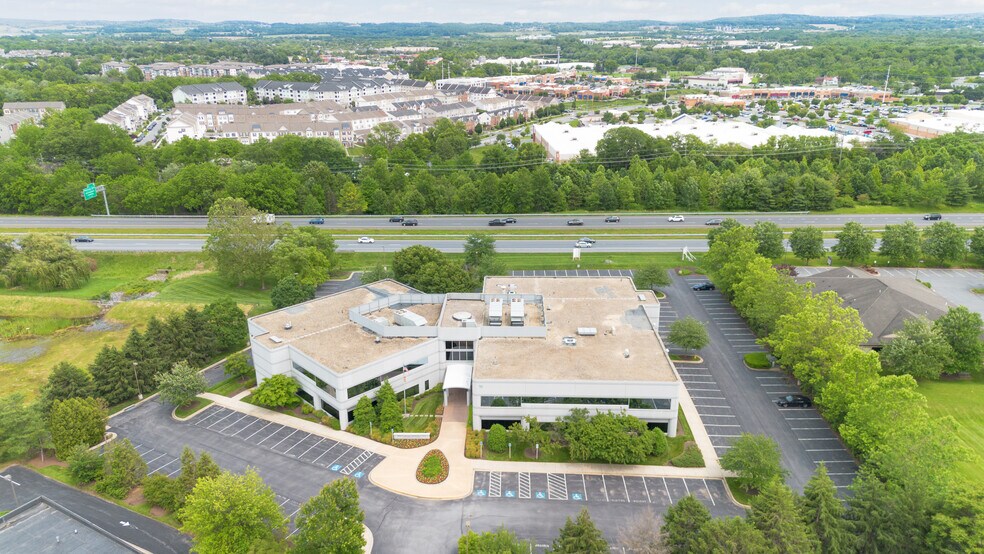 70 Thomas Johnson Dr, Frederick, MD à louer - Aérien - Image 3 de 5