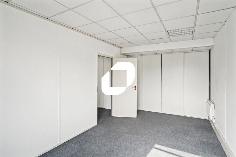 Bureau dans Montigny-le-Bretonneux à louer - Photo intérieure - Image 2 de 12