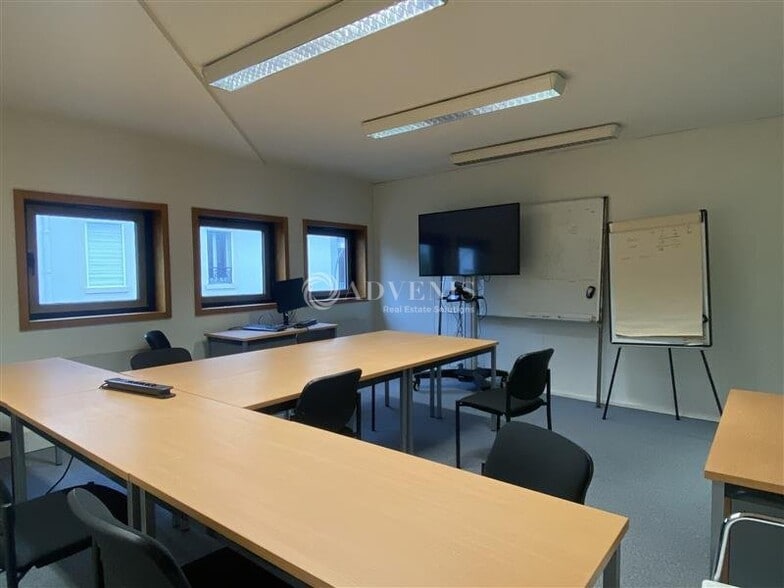 Office in Le Kremlin-Bicêtre for lease - Interior Photo - Image 3 of 10