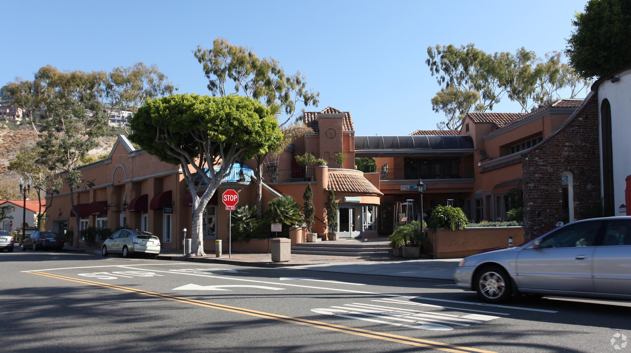 361-381 Forest Ave, Laguna Beach, CA à louer Photo du bâtiment- Image 1 de 5