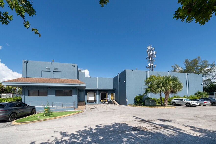 6575 Nova Dr, Fort Lauderdale, FL à vendre - Photo du bâtiment - Image 1 de 23