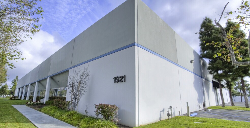1919-1921 Alton Pky, Irvine, CA for sale - Building Photo - Image 3 of 4