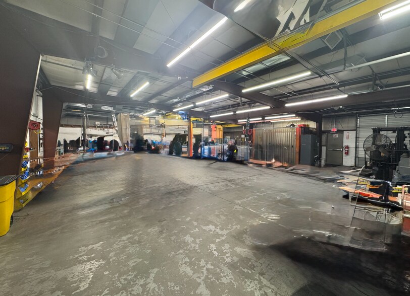 34 Elise St, Westfield, MA à louer - Photo du bâtiment - Image 2 de 4