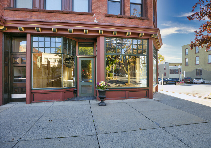 504-516 Broadway, Saratoga Springs, NY for sale - Building Photo - Image 1 of 1