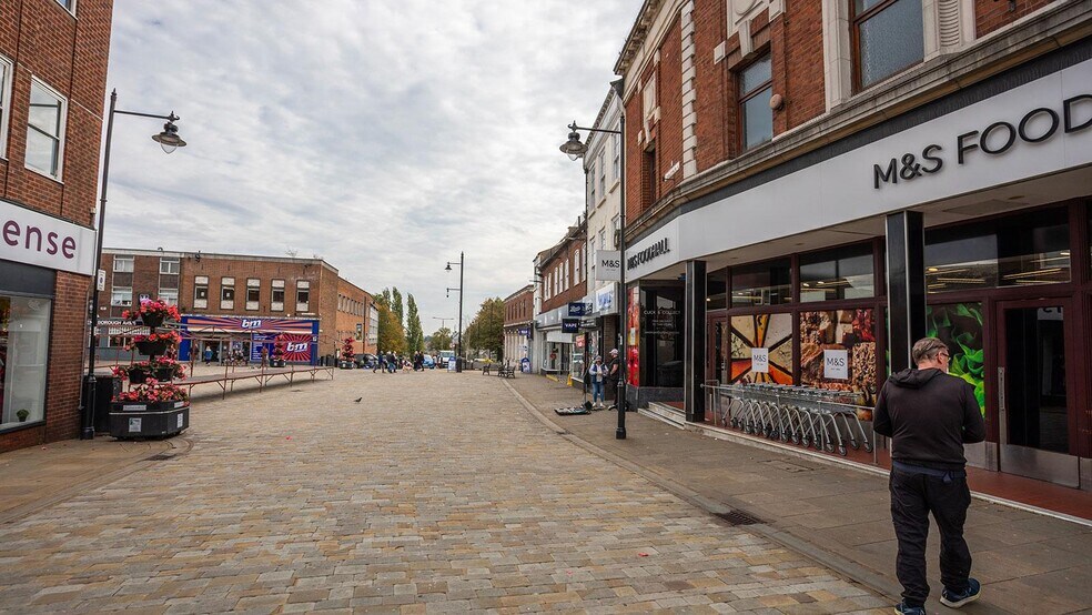 45 Market Pl, Pontefract à vendre - Photo du bâtiment - Image 3 de 7