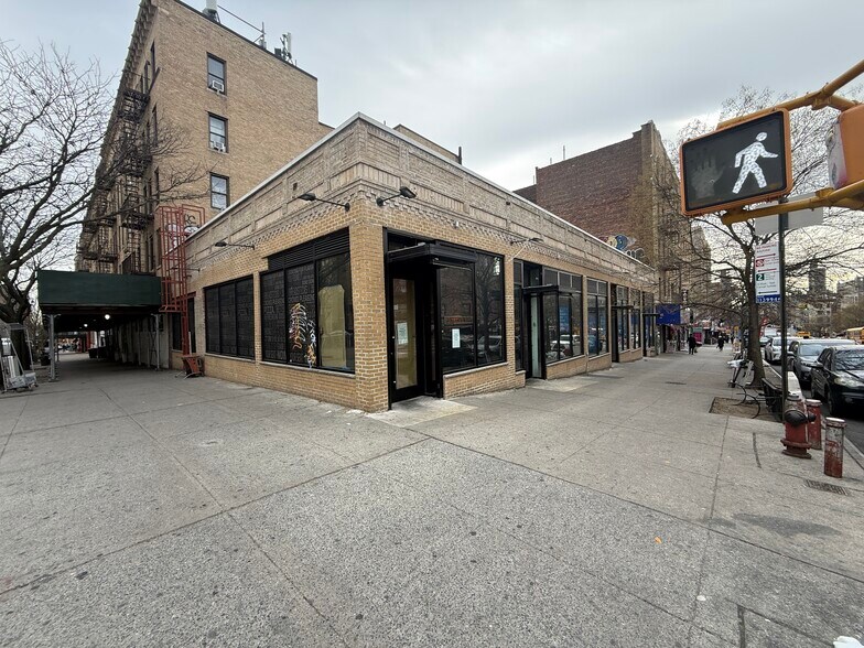 1588 Saint Nicholas Ave, New York, NY à louer - Photo principale - Image 2 de 21