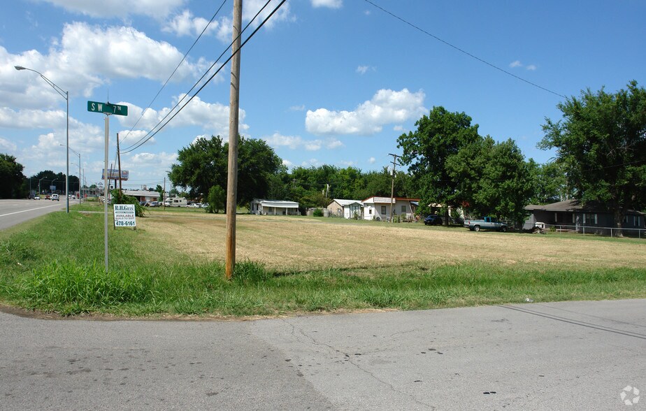 Hwy 69 & SW 7th St, Wagoner, OK à vendre - Photo du bâtiment - Image 2 de 2