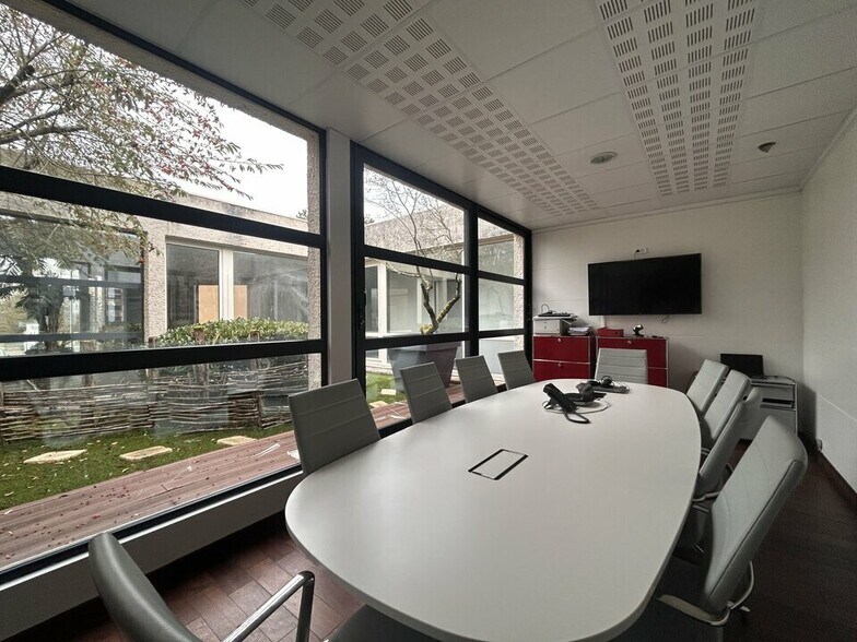 24 Rue De La Redoute, Saint-Apollinaire à vendre - Photo du bâtiment - Image 2 de 12