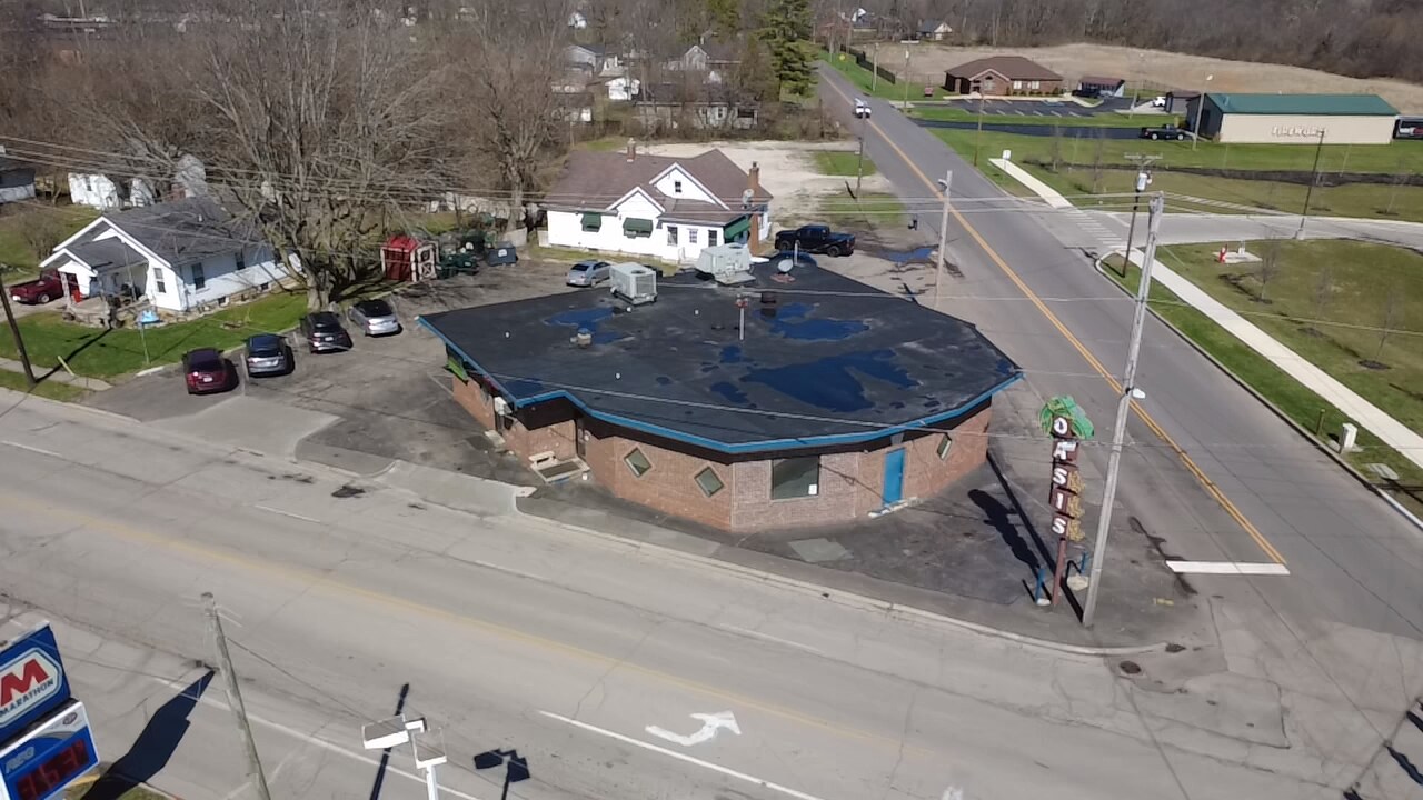 1811 S Burlington Dr, Muncie, IN for sale Primary Photo- Image 1 of 16