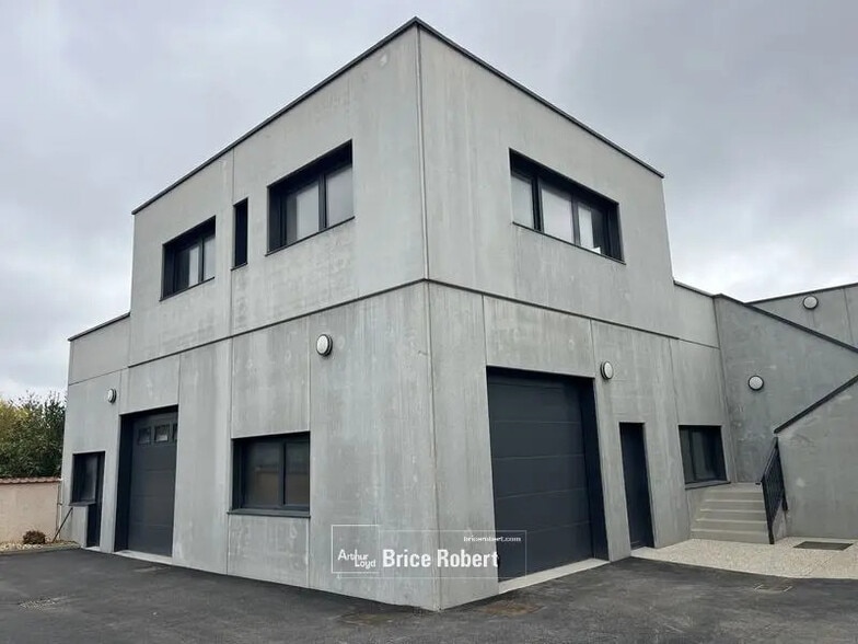 Flex in Villeurbanne for lease - Building Photo - Image 1 of 8