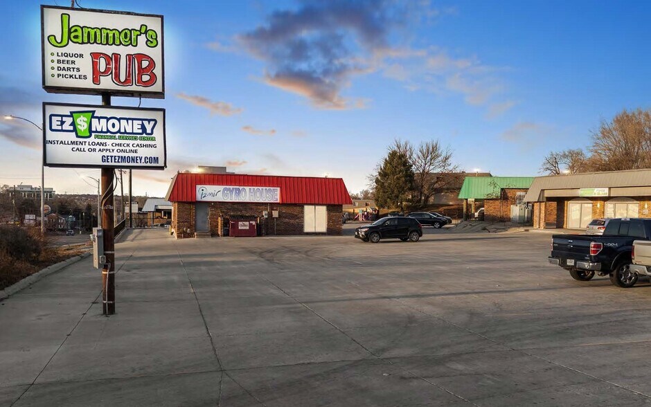 1505 Galvin Rd S, Bellevue, NE à vendre - Photo du bâtiment - Image 2 de 5