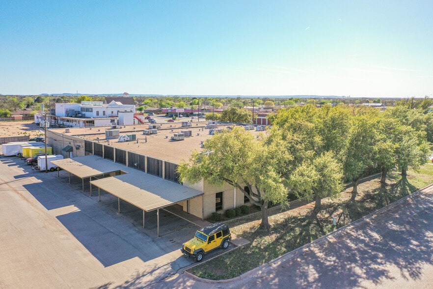 301-305 S Pioneer Dr, Abilene, TX à louer - Photo du bâtiment - Image 2 de 27