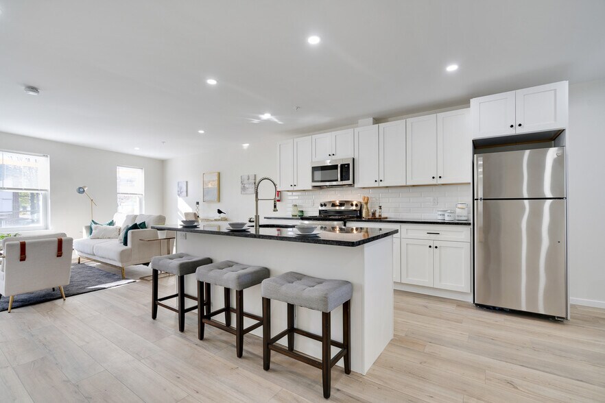 4529 Pulaski Ave, Philadelphia, PA à vendre - Photo intérieure - Image 3 de 9