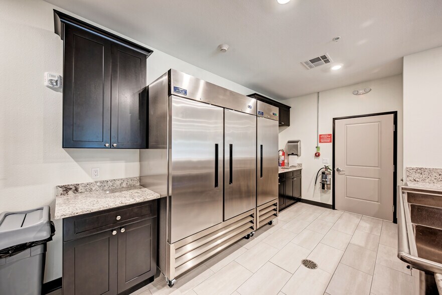 501 Ranch to Market Rd, Wimberley, TX à vendre - Photo du bâtiment - Image 3 de 12