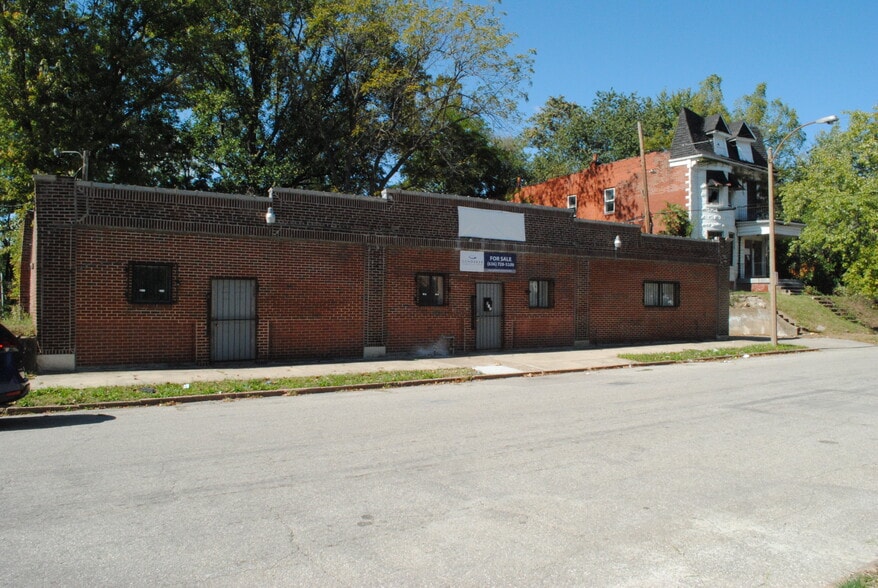 811 Academy Ave, Saint Louis, MO for sale - Building Photo - Image 1 of 4