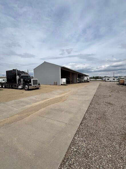 2702 Gateway Ct, Junction City, KS for sale - Building Photo - Image 1 of 7