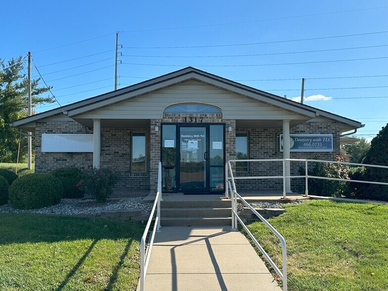 1317 Dadrian Professional Park, Godfrey, IL à vendre - Photo du bâtiment - Image 2 de 7