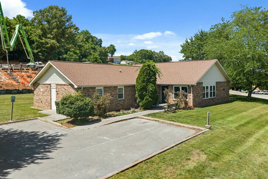 401 McGhee St, Maryville, TN à vendre - Photo du bâtiment - Image 3 de 15