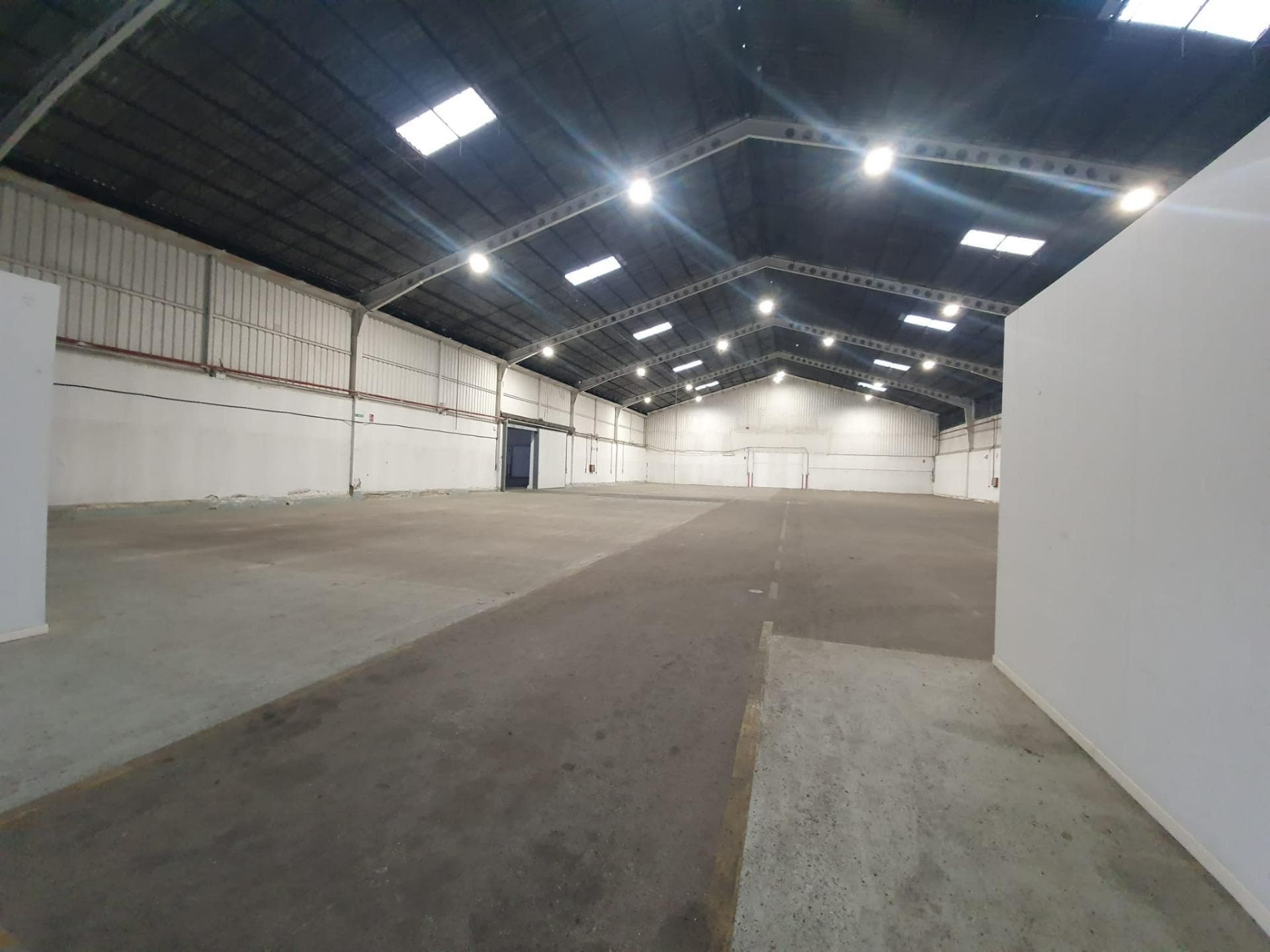 Calle la Red Dos, Alcalá de Guadaíra, Sevilla à louer Photo du bâtiment- Image 1 de 11