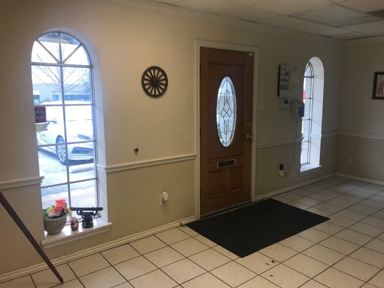 623 E Dallas Rd, Grapevine, TX à vendre - Photo intérieure - Image 3 de 16