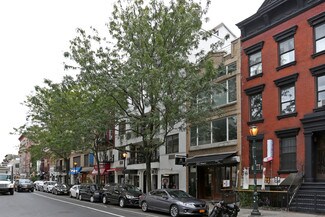 Plus de détails pour 214-216 E 9th St, New York, NY - Commerce de détail à louer