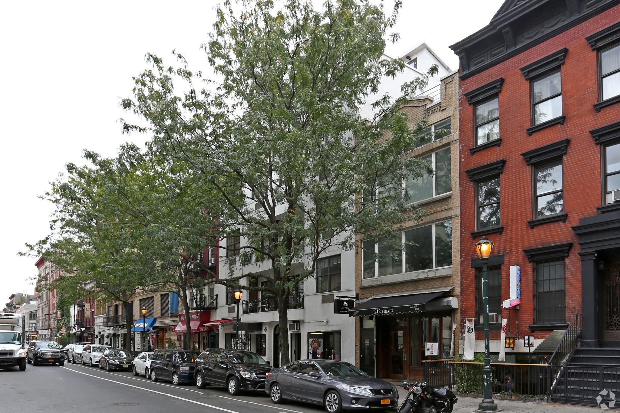214-216 E 9th St, New York, NY à louer Photo principale- Image 1 de 17