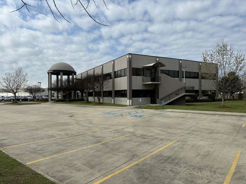 4750 Sherwood Common Blvd, Baton Rouge, LA à louer - Photo du bâtiment - Image 2 de 50