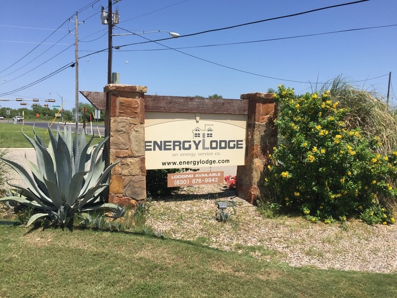 2420 N 1st St, Carrizo Springs, TX for sale - Other - Image 2 of 29