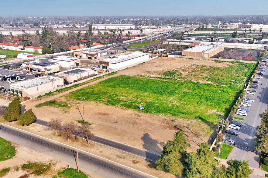 Clinton & Marks Residential Land, Fresno, CA à vendre - Aérien - Image 2 de 6