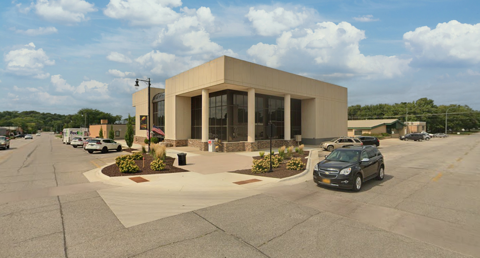 701 Sumner Ave, Humboldt, IA for lease - Building Photo - Image 1 of 2