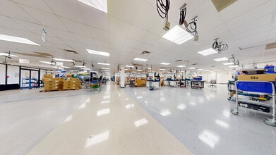 1100 Eisenhower Pl, Ann Arbor, MI for sale Interior Photo- Image 2 of 6