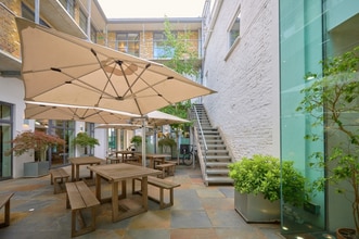 132-134 Lots Rd, London for lease Interior Photo- Image 2 of 4