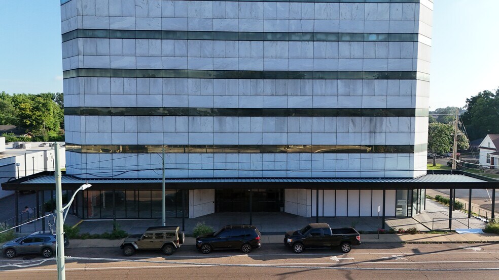 1750 Madison Ave, Memphis, TN à louer - Photo du bâtiment - Image 3 de 19