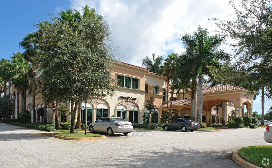 7593 W Boynton Beach Blvd, Boynton Beach, FL à louer - Photo du bâtiment - Image 3 de 22