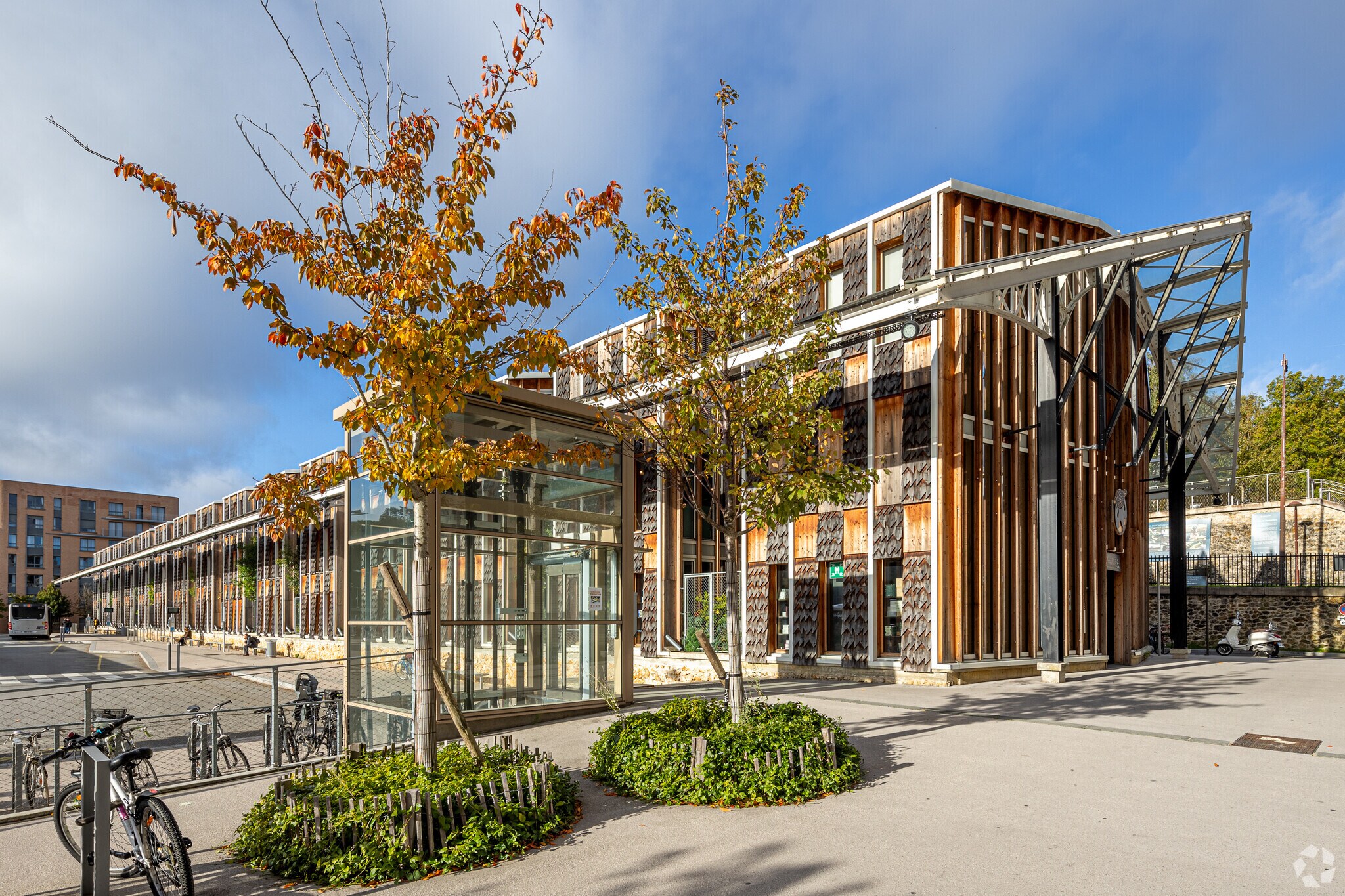 11 Rue Des Étangs Gobert, Versailles for lease Building Photo- Image 1 of 2