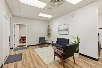 81-87 Springside Dr, Akron, OH for lease Lobby- Image 2 of 23