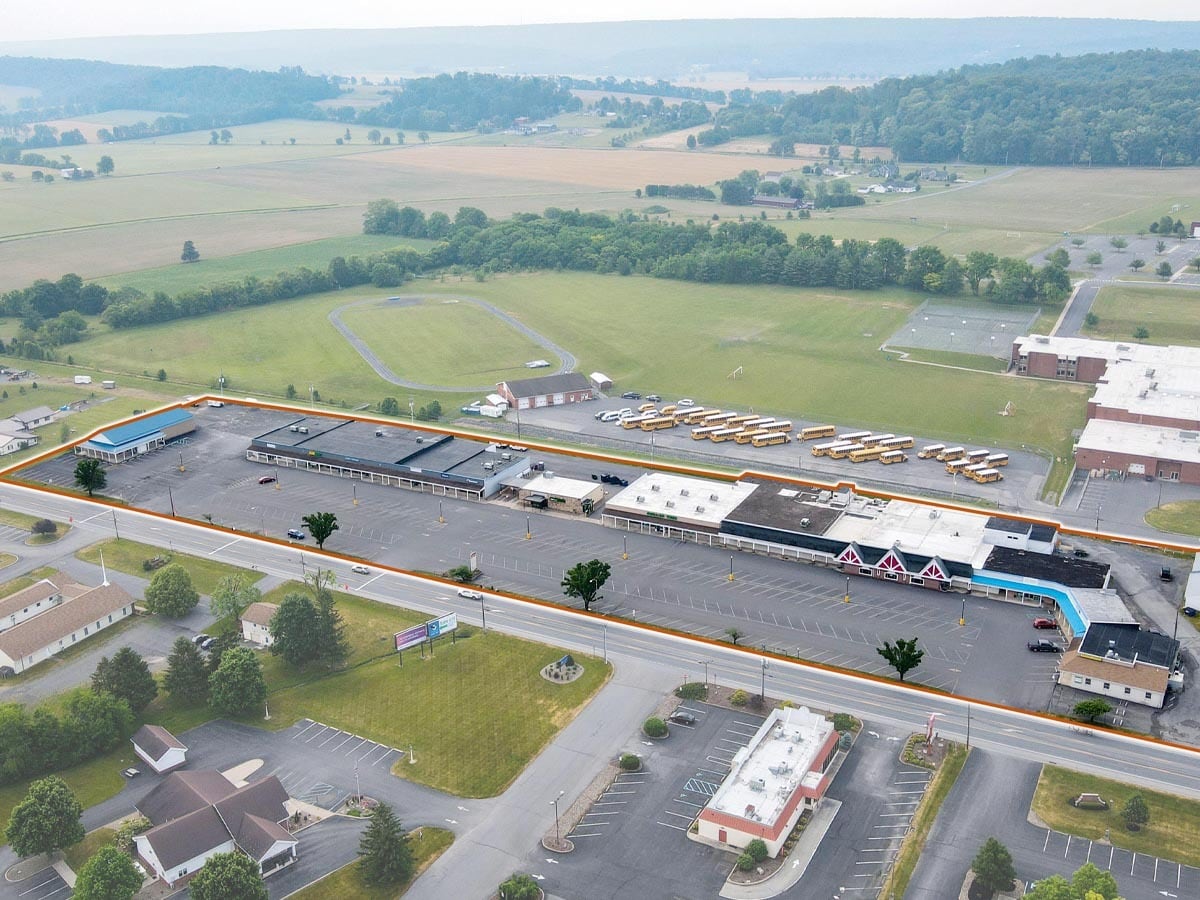 45 E Chestnut St, Mifflinburg, PA for lease Primary Photo- Image 1 of 14