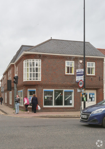 159-160 High St, Northallerton for lease - Primary Photo - Image 1 of 2