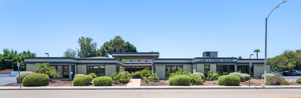 343 E Lexington Ave, El Cajon, CA à louer - Photo du bâtiment - Image 2 de 7