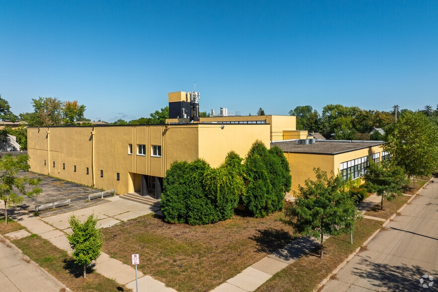 4021 Thomas Ave N, Minneapolis, MN for sale - Building Photo - Image 2 of 4