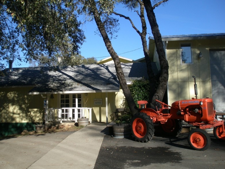 8221 Stoney Creek Rd, Fair Play, CA for sale - Primary Photo - Image 1 of 28