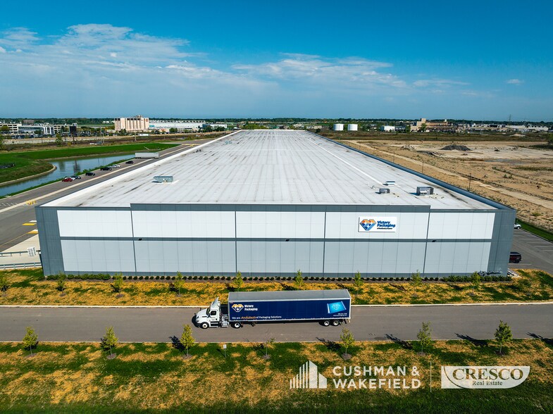 18300 Snow Rd, Brook Park, OH à louer - Aérien - Image 3 de 16