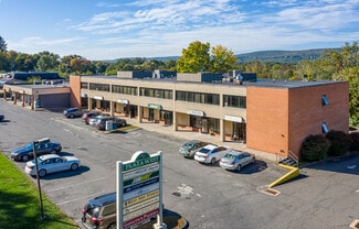 Plus de détails pour 714-742 West St, Southington, CT - Commerce de détail à louer