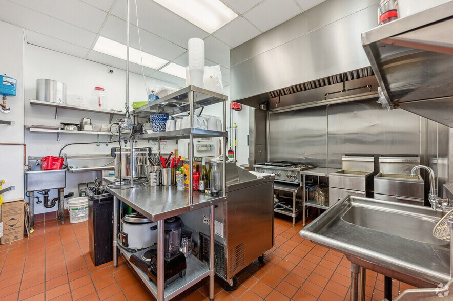 1133 S Vermont Ave, Los Angeles, CA à louer - Photo intérieure - Image 3 de 11