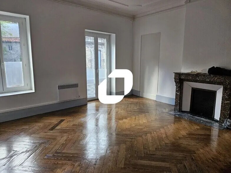 Office in Montpellier for lease - Interior Photo - Image 1 of 6