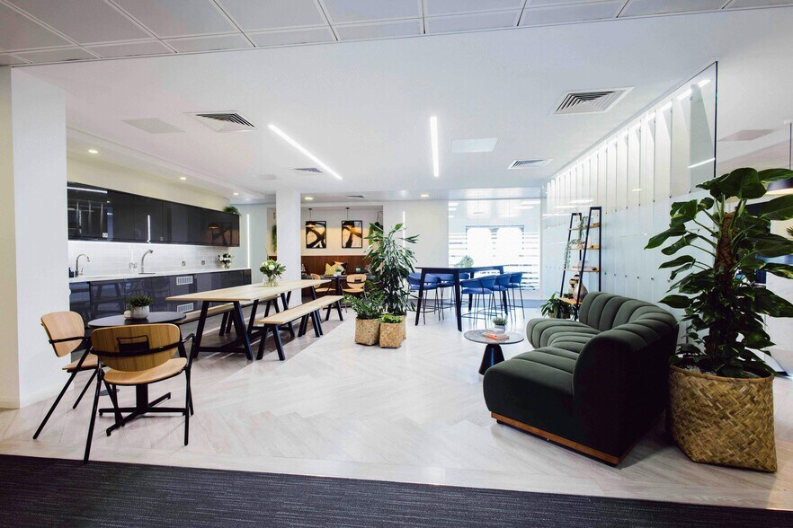 23 Park Sq S, Leeds à louer - Photo du bâtiment - Image 2 de 12