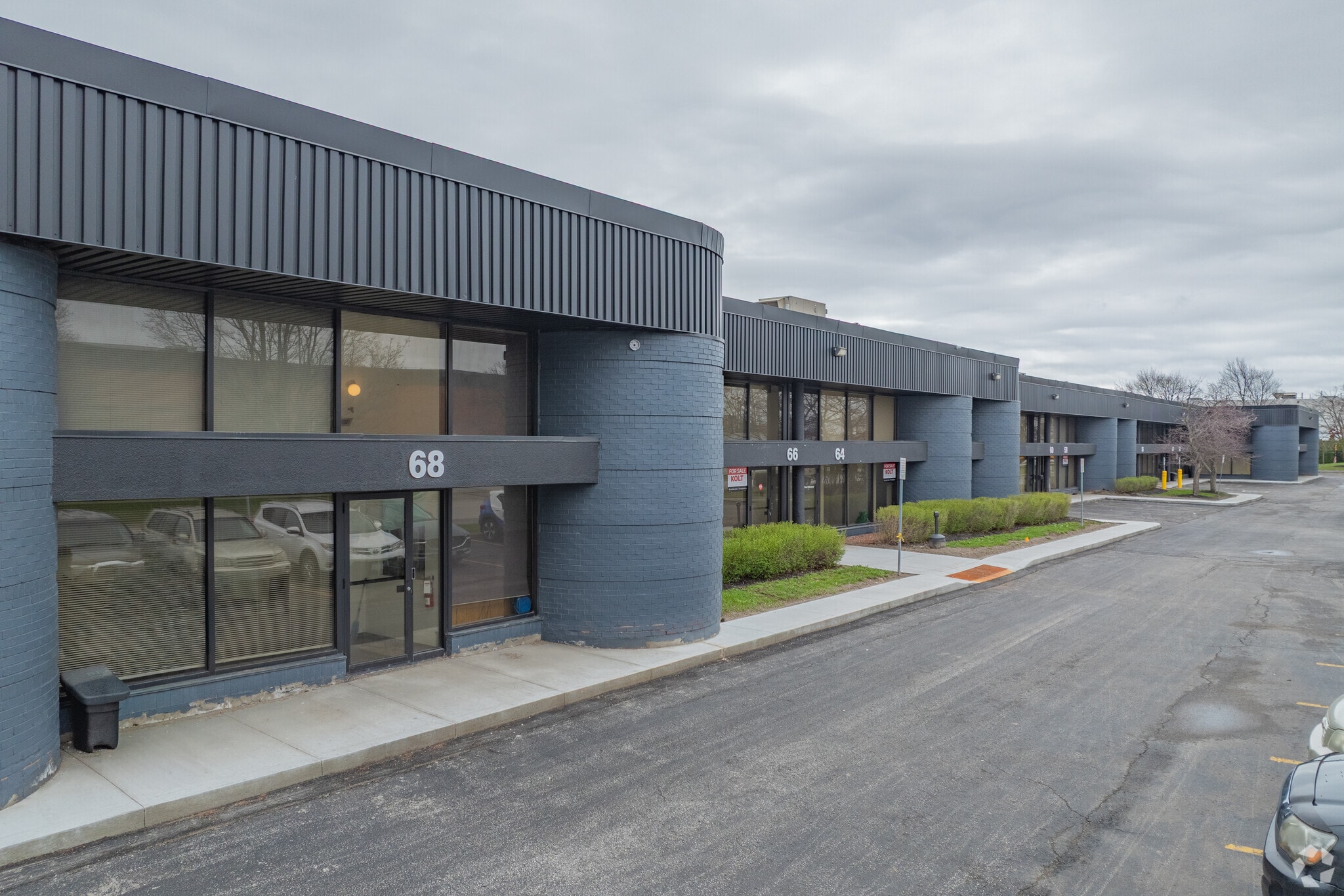 50-70 Novopharm Ct, Toronto, ON for sale Primary Photo- Image 1 of 27