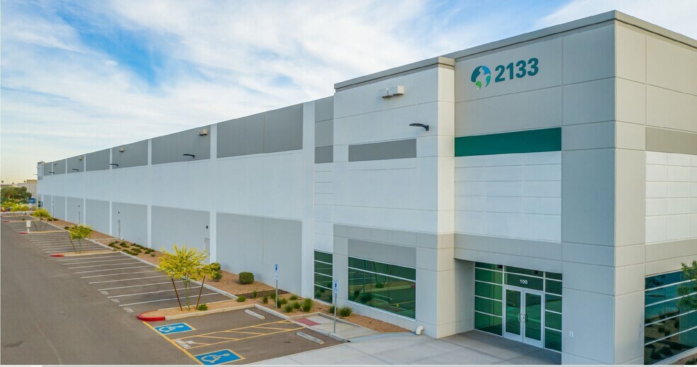 2133 S 7th St, Phoenix, AZ à louer - Photo du bâtiment - Image 1 de 2