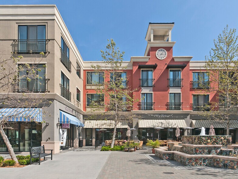 151 Petaluma Blvd S, Petaluma, CA à louer - Photo du bâtiment - Image 2 de 12